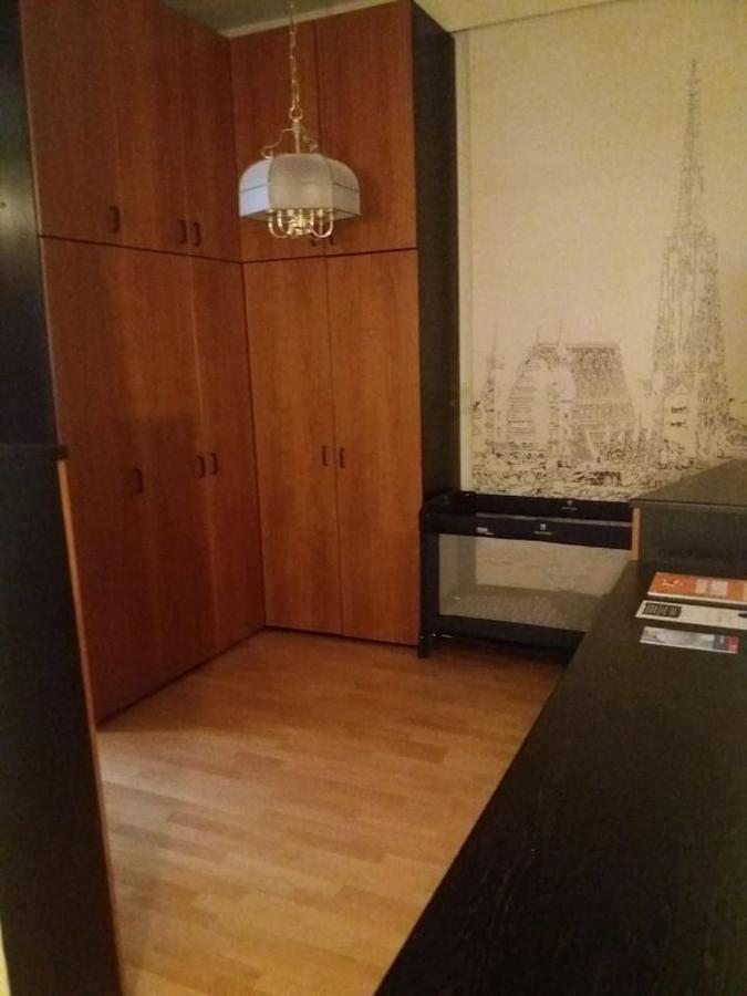 Geraeumige Zentrumsnahe Altbauwohnung Vienna Luaran gambar